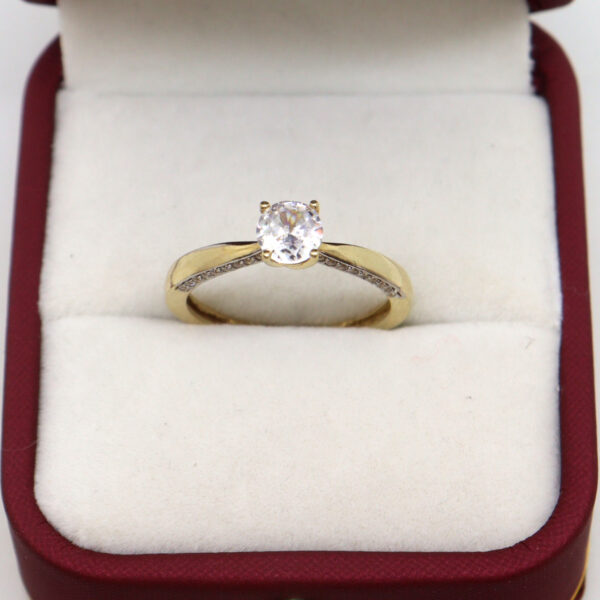 anillo de compromiso tiara