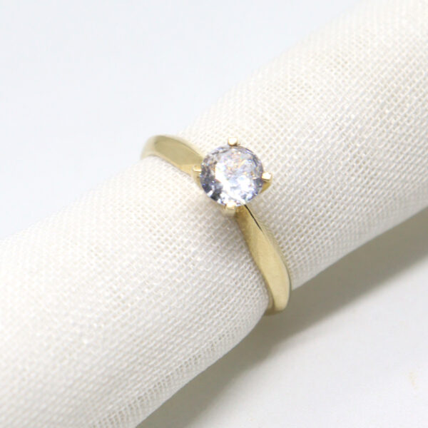 anillos de compromiso solitario